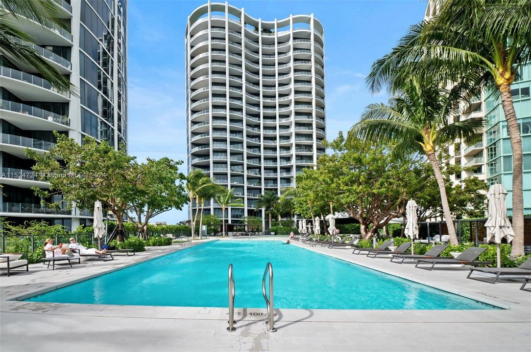 Recently Rented: $23,500 (3 beds, 3 baths, 2532 Square Feet)