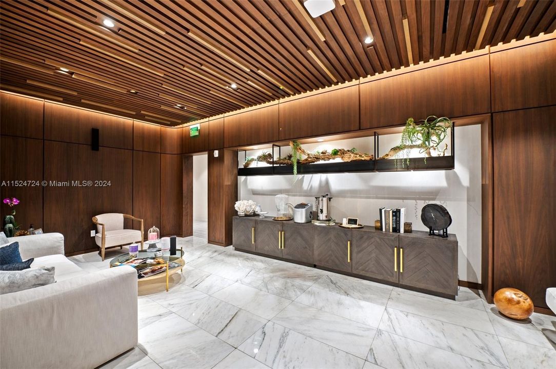 Recently Rented: $23,500 (3 beds, 3 baths, 2532 Square Feet)