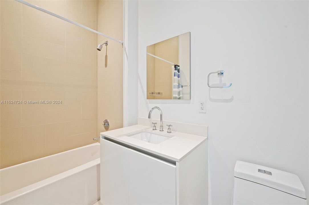 Recently Rented: $23,500 (3 beds, 3 baths, 2532 Square Feet)