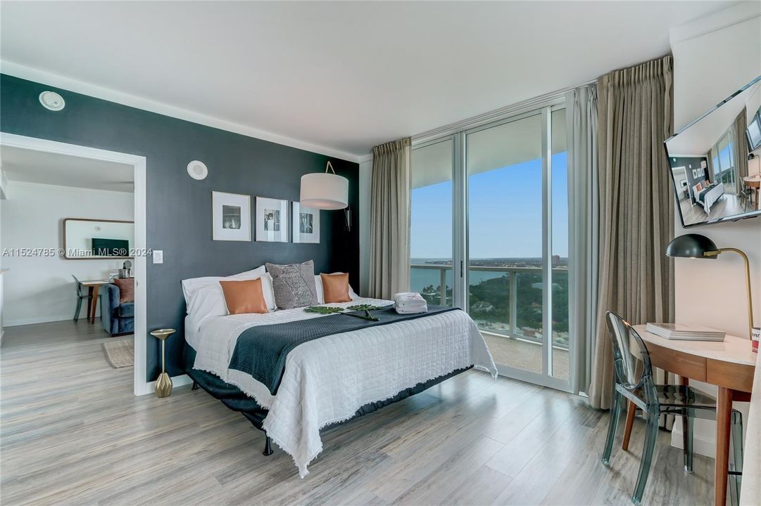 Formal 1 Bedroom with wrap-around balcony and floor-to-ceiling views in Unit 1817-2