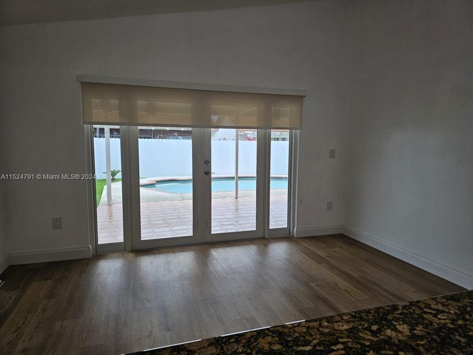 最近租的: $3,600 (3 贝兹, 2 浴室, 1539 平方英尺)