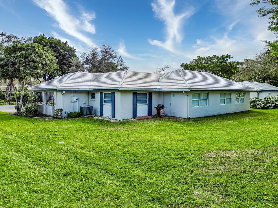 Recently Sold: $475,000 (3 beds, 3 baths, 2480 Square Feet)