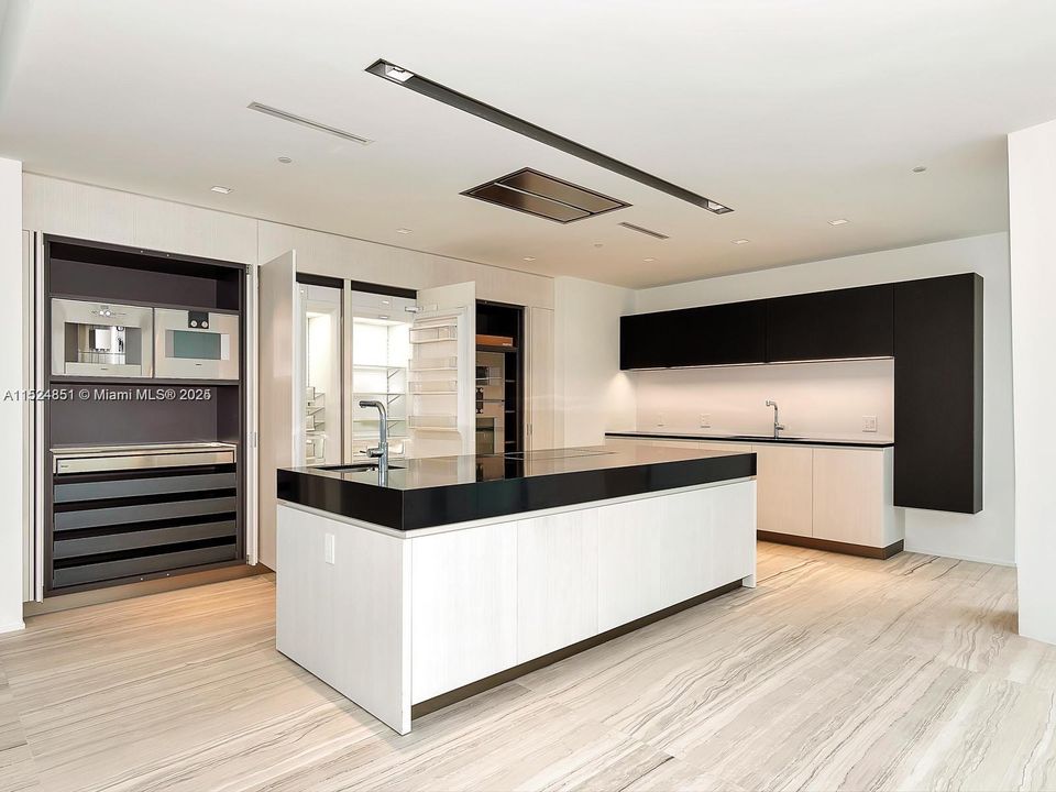 Recently Rented: $35,500 (4 beds, 5 baths, 4755 Square Feet)