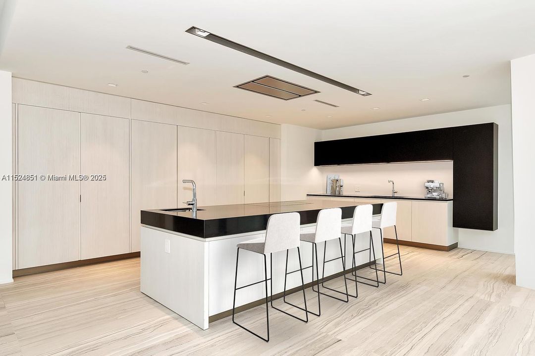 Recently Rented: $35,500 (4 beds, 5 baths, 4755 Square Feet)