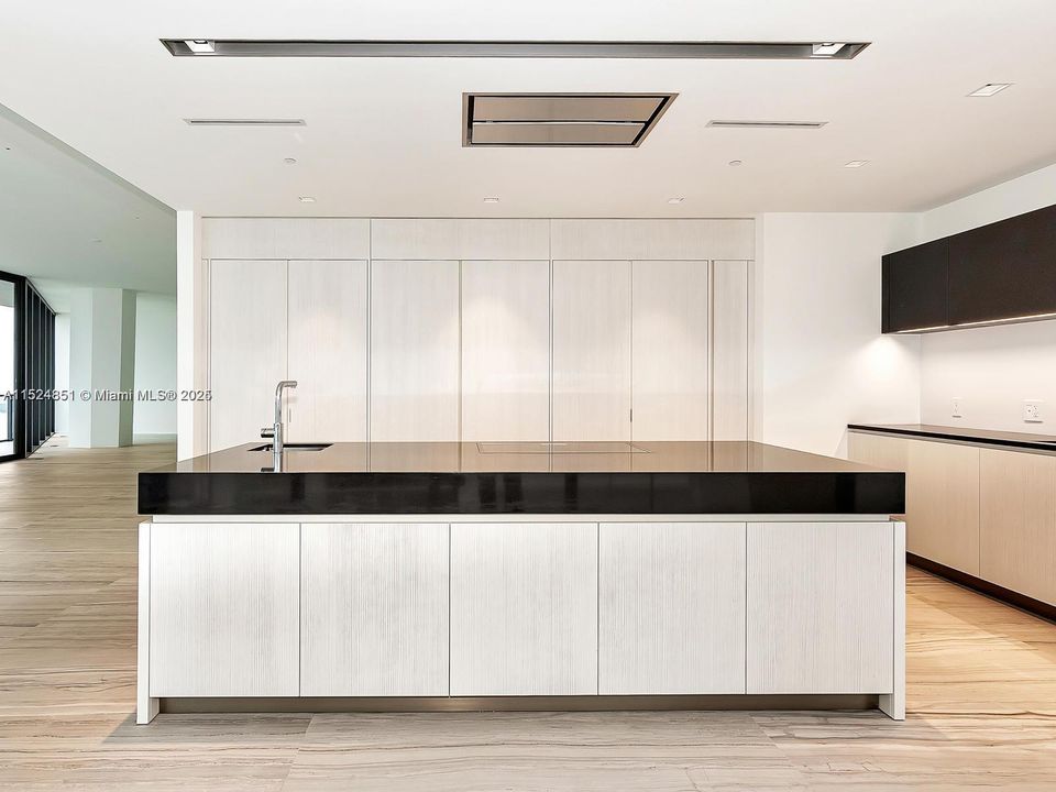 Recently Rented: $35,500 (4 beds, 5 baths, 4755 Square Feet)