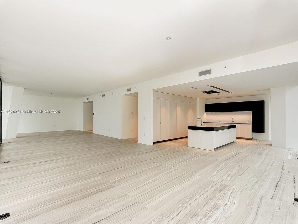 Recently Rented: $35,500 (4 beds, 5 baths, 4755 Square Feet)