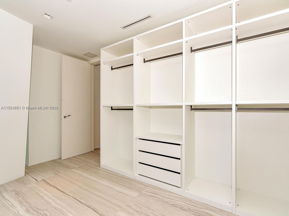 Recently Rented: $35,500 (4 beds, 5 baths, 4755 Square Feet)