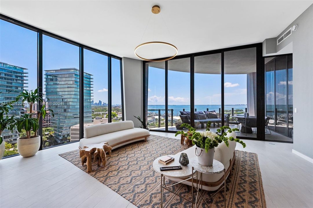 Active With Contract: $7,250,000 (3 beds, 3 baths, 2546 Square Feet)