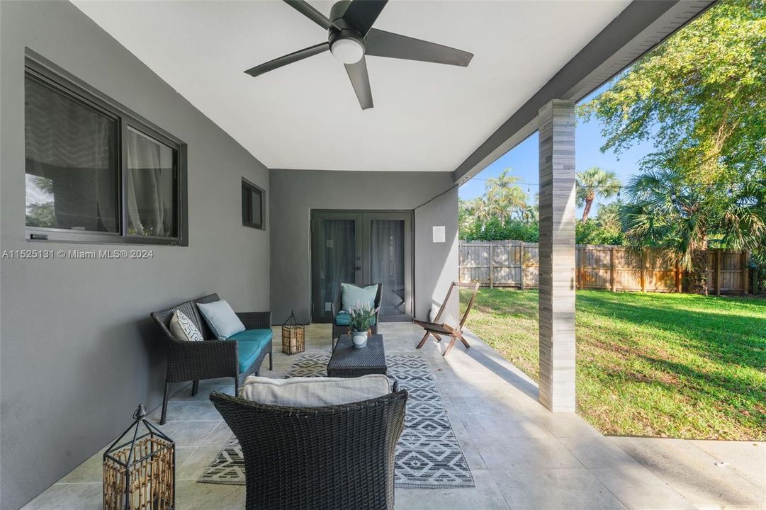 For Sale: $965,900 (4 beds, 2 baths, 1583 Square Feet)
