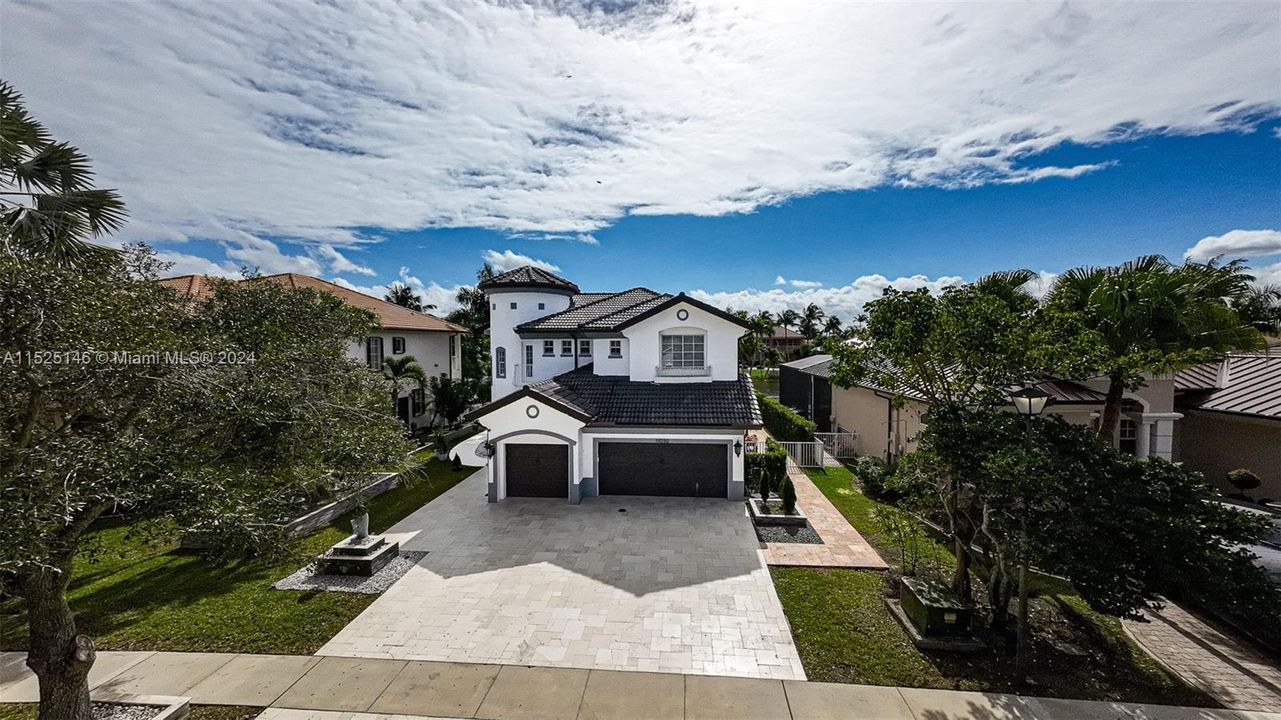 Recently Sold: $1,199,000 (4 beds, 3 baths, 2963 Square Feet)