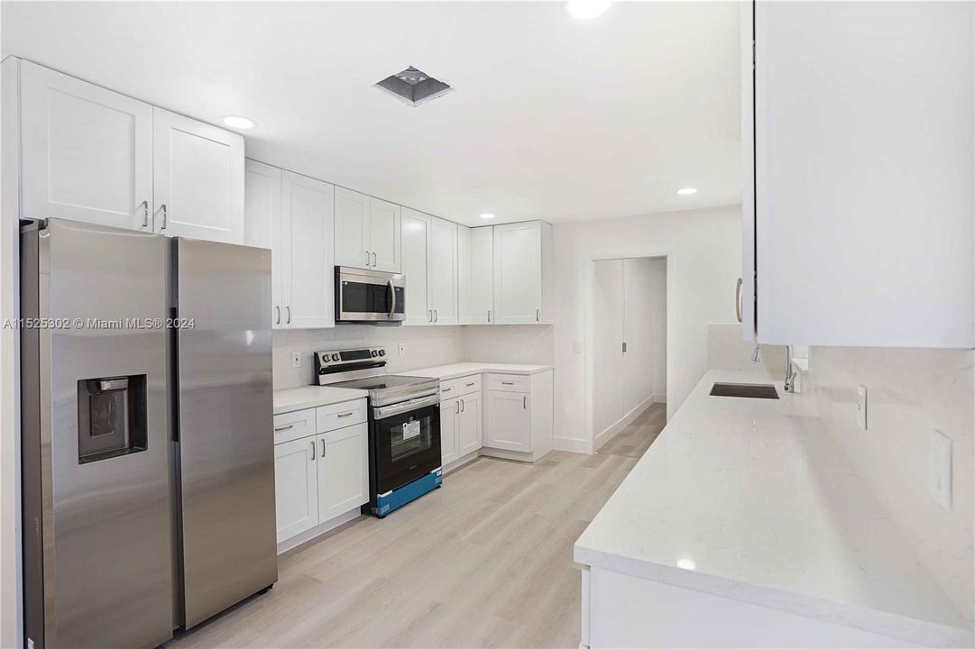 Vendido Recientemente: $439,900 (4 camas, 2 baños, 1516 Pies cuadrados)