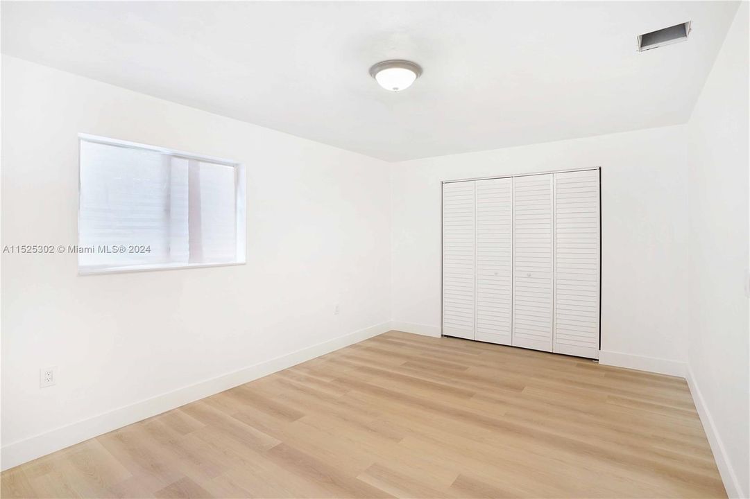 Vendido Recientemente: $439,900 (4 camas, 2 baños, 1516 Pies cuadrados)