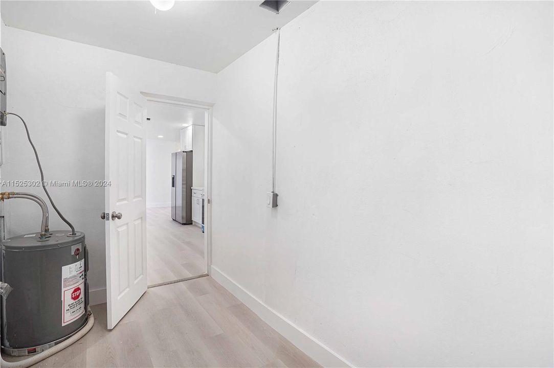 Vendido Recientemente: $439,900 (4 camas, 2 baños, 1516 Pies cuadrados)