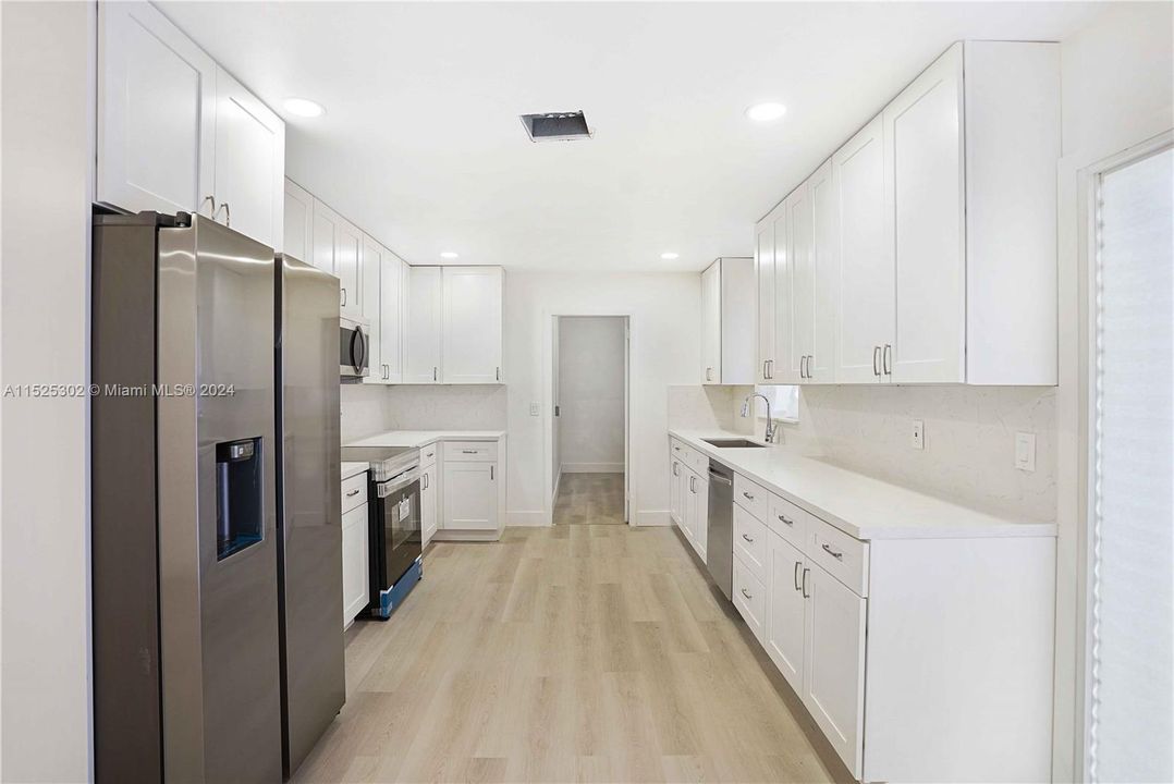 Vendido Recientemente: $439,900 (4 camas, 2 baños, 1516 Pies cuadrados)