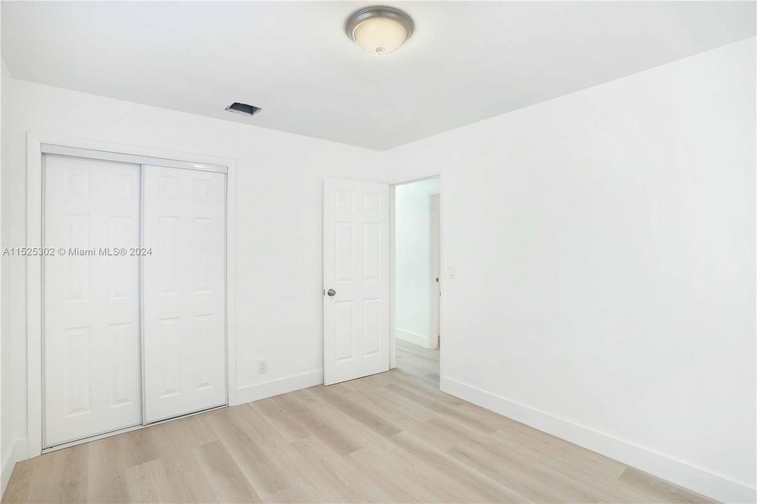 Vendido Recientemente: $439,900 (4 camas, 2 baños, 1516 Pies cuadrados)