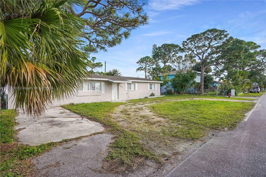 Vendido Recientemente: $439,900 (4 camas, 2 baños, 1516 Pies cuadrados)
