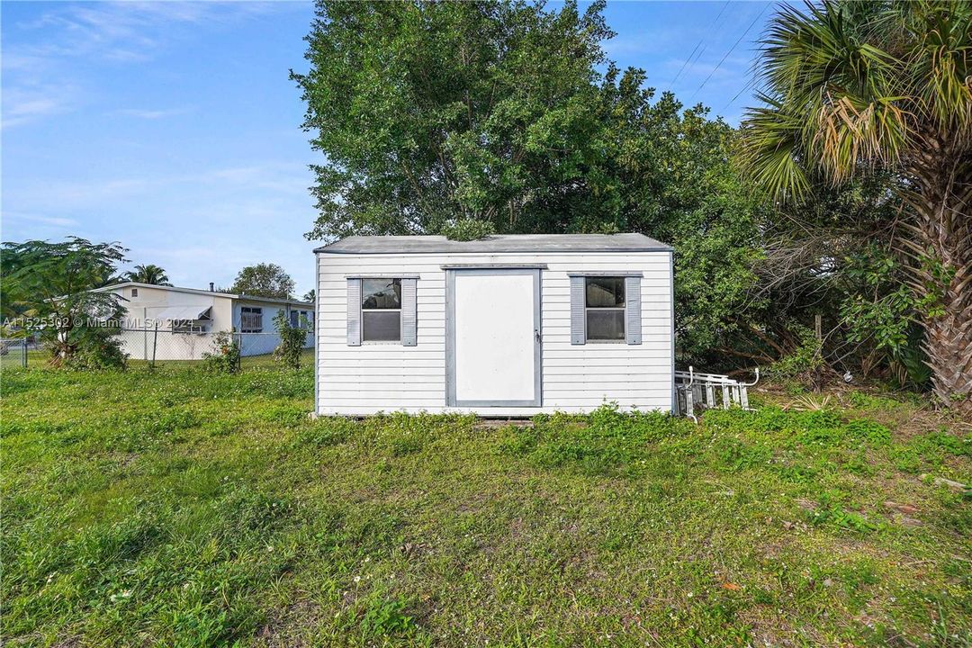Vendido Recientemente: $439,900 (4 camas, 2 baños, 1516 Pies cuadrados)