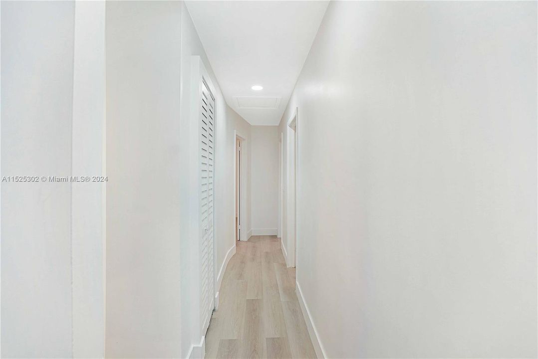 Vendido Recientemente: $439,900 (4 camas, 2 baños, 1516 Pies cuadrados)