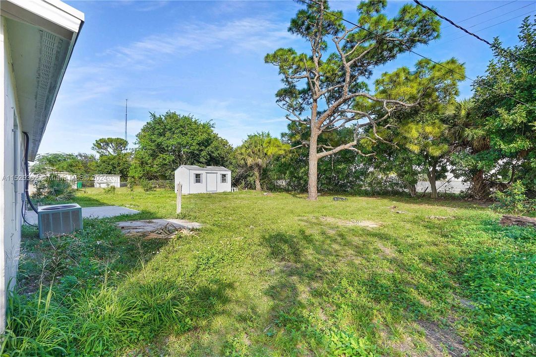 Vendido Recientemente: $439,900 (4 camas, 2 baños, 1516 Pies cuadrados)