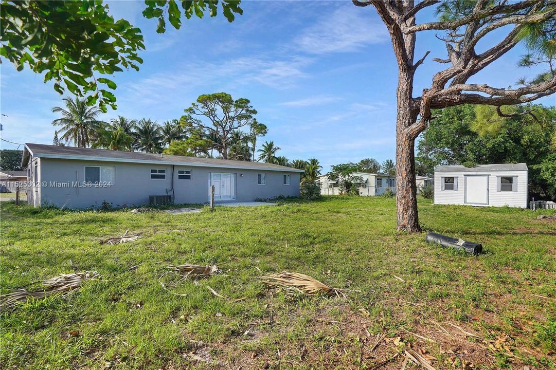 Vendido Recientemente: $439,900 (4 camas, 2 baños, 1516 Pies cuadrados)