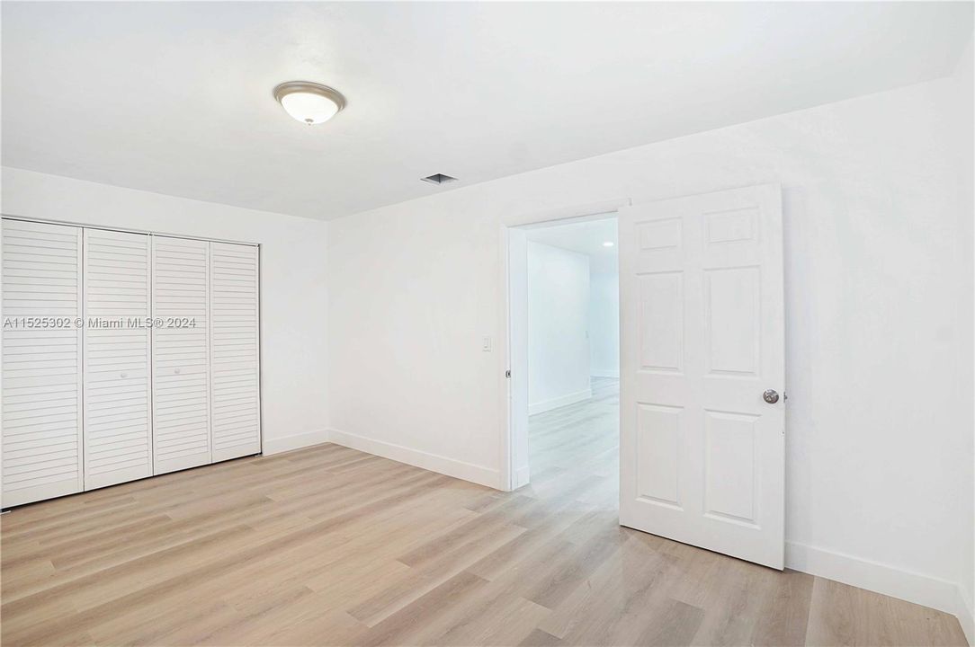 Vendido Recientemente: $439,900 (4 camas, 2 baños, 1516 Pies cuadrados)