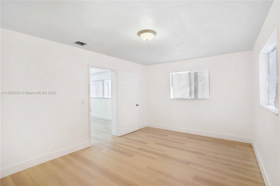 Vendido Recientemente: $439,900 (4 camas, 2 baños, 1516 Pies cuadrados)
