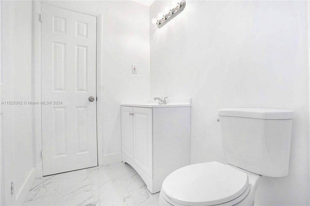 Vendido Recientemente: $439,900 (4 camas, 2 baños, 1516 Pies cuadrados)
