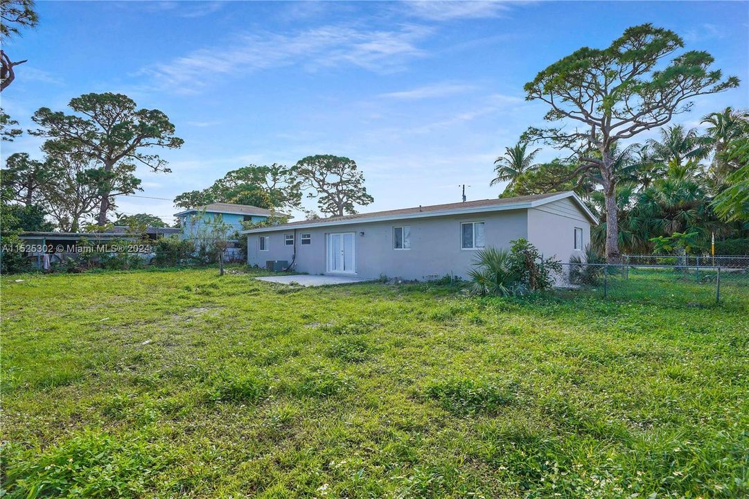 Vendido Recientemente: $439,900 (4 camas, 2 baños, 1516 Pies cuadrados)