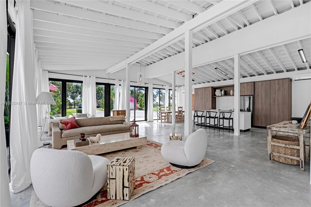Active With Contract: $1,990,000 (5 beds, 4 baths, 2700 Square Feet)