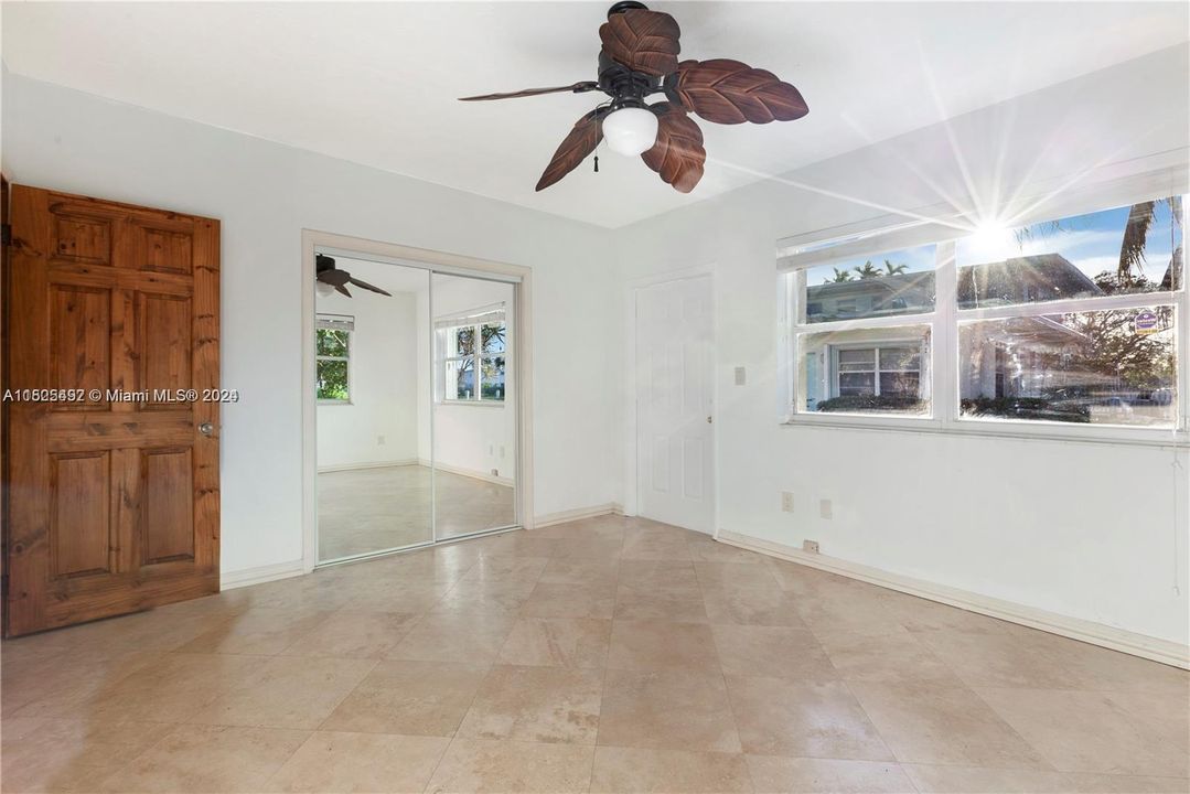 Recently Sold: $255,000 (2 beds, 2 baths, 930 Square Feet)