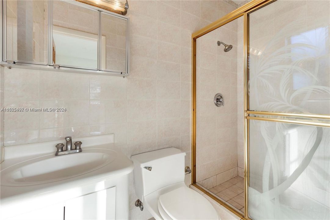 Recently Sold: $255,000 (2 beds, 2 baths, 930 Square Feet)