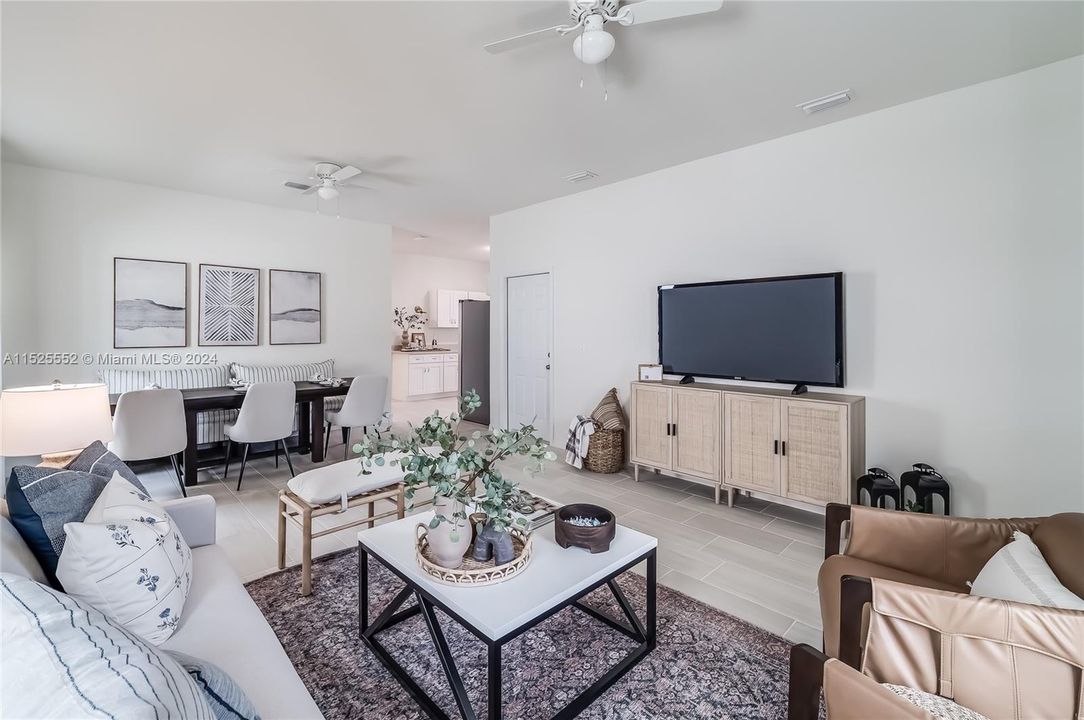 Active With Contract: $209,000 (3 beds, 2 baths, 1300 Square Feet)