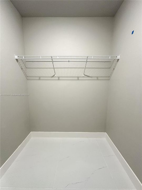合同活跃: $369,900 (4 贝兹, 2 浴室, 0 平方英尺)