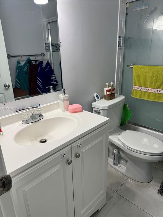 For Sale: $305,000 (2 beds, 1 baths, 814 Square Feet)