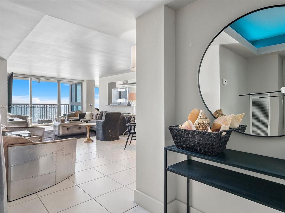 Active With Contract: $1,385,000 (2 beds, 2 baths, 1645 Square Feet)