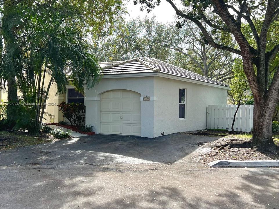 Recently Sold: $569,000 (4 beds, 2 baths, 1628 Square Feet)