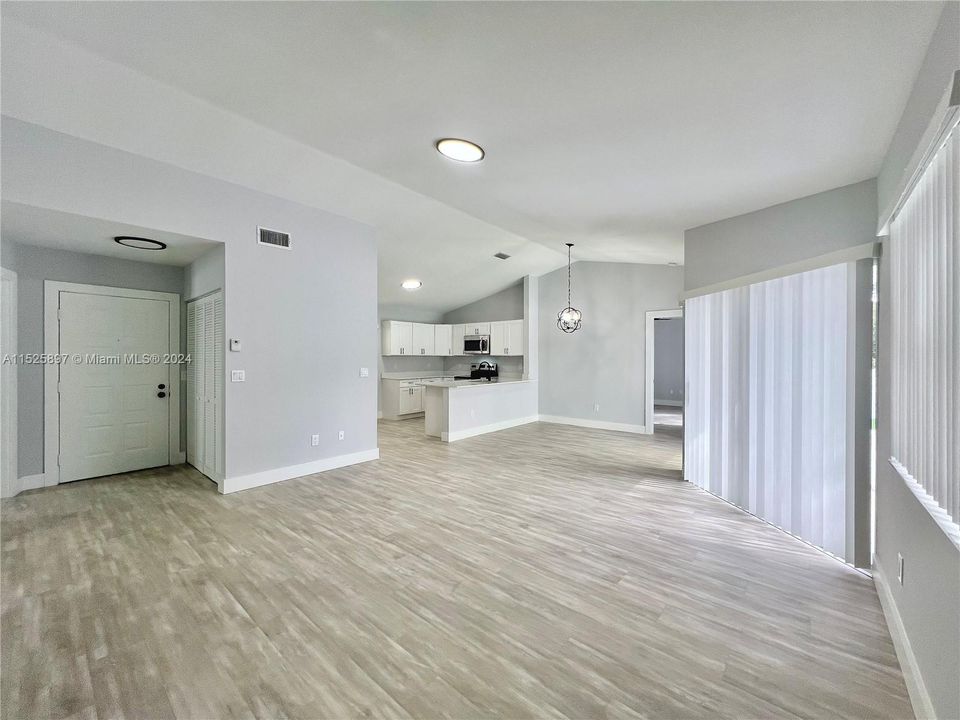 Recently Sold: $569,000 (4 beds, 2 baths, 1628 Square Feet)