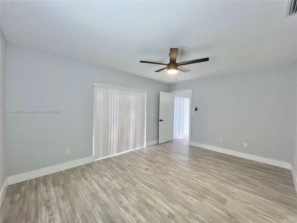 Recently Sold: $569,000 (4 beds, 2 baths, 1628 Square Feet)