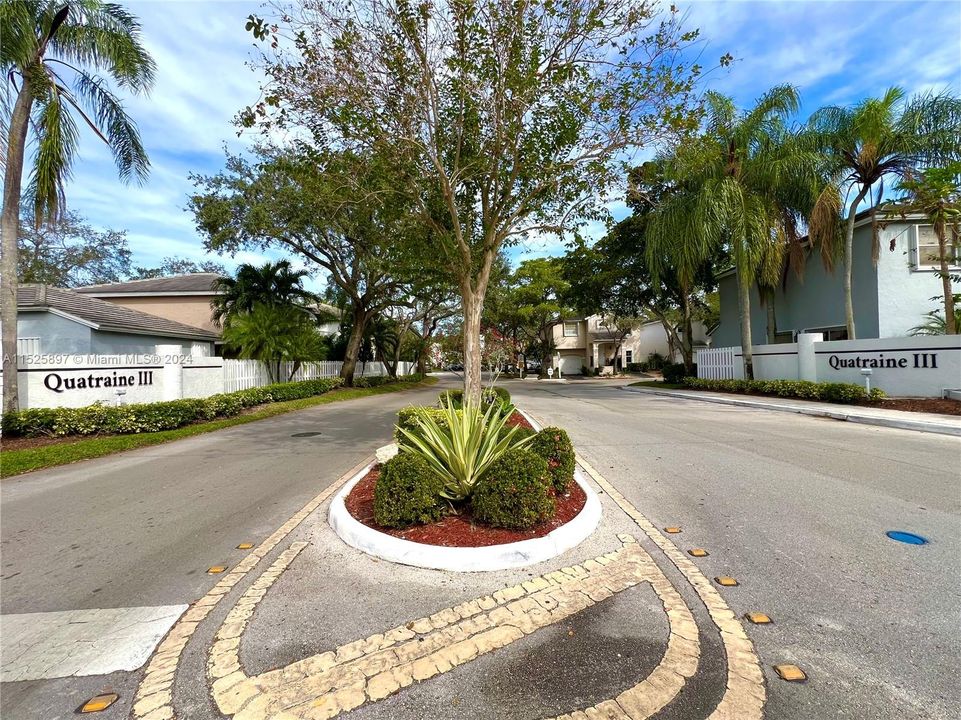 Recently Sold: $569,000 (4 beds, 2 baths, 1628 Square Feet)