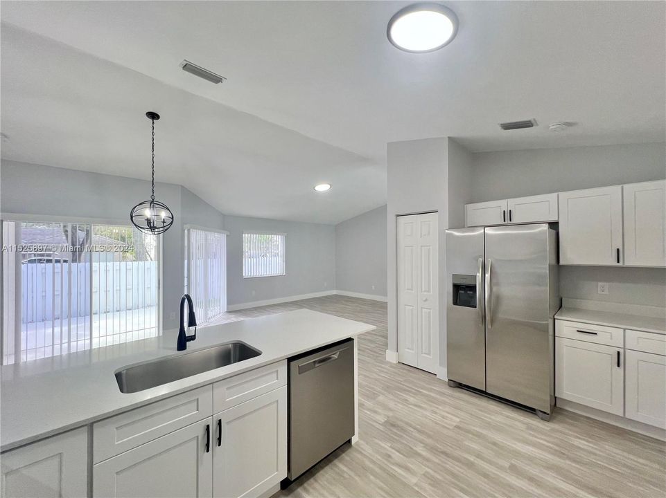 Recently Sold: $569,000 (4 beds, 2 baths, 1628 Square Feet)