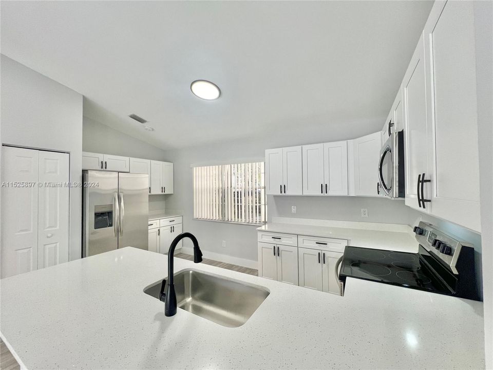 Recently Sold: $569,000 (4 beds, 2 baths, 1628 Square Feet)