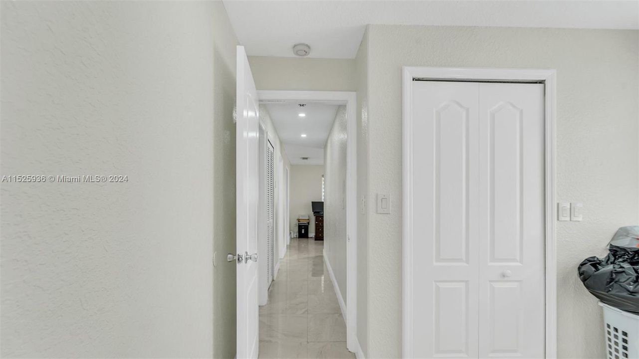 Recently Sold: $699,999 (3 beds, 2 baths, 2084 Square Feet)