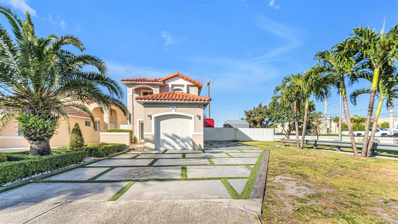 Recently Sold: $699,999 (3 beds, 2 baths, 2084 Square Feet)