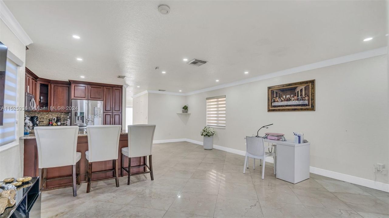 Recently Sold: $699,999 (3 beds, 2 baths, 2084 Square Feet)