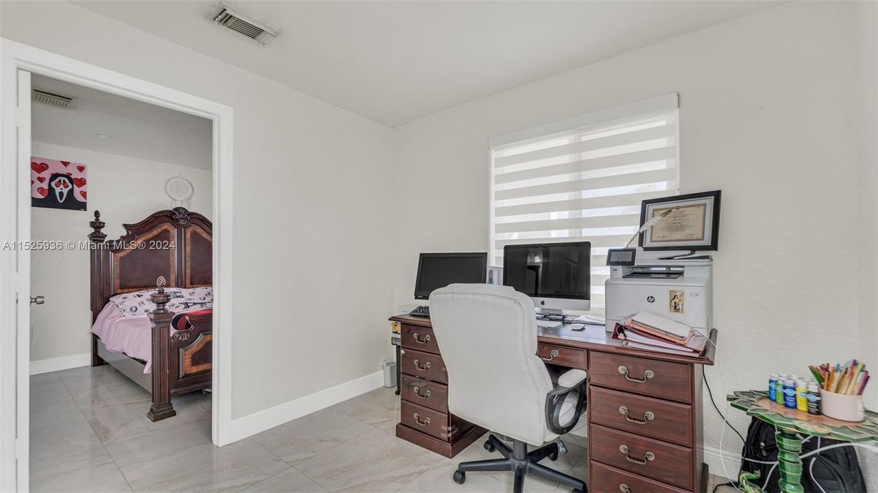 Recently Sold: $699,999 (3 beds, 2 baths, 2084 Square Feet)