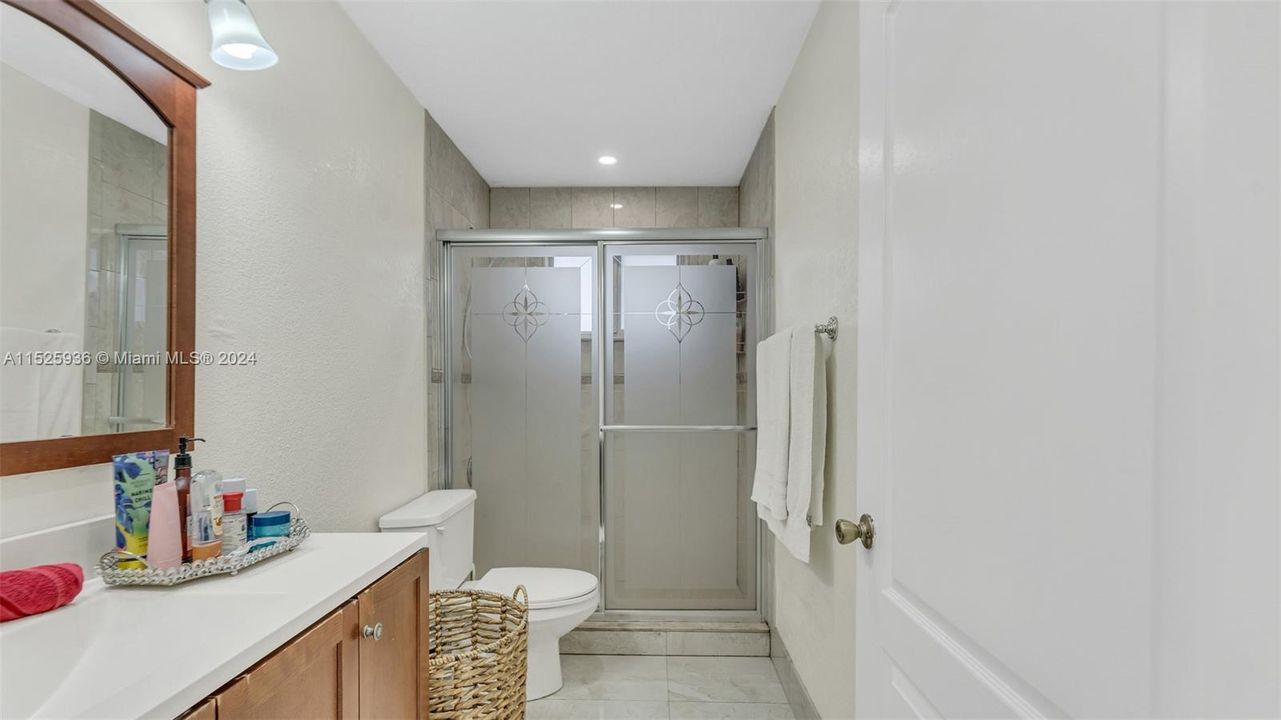 Recently Sold: $699,999 (3 beds, 2 baths, 2084 Square Feet)