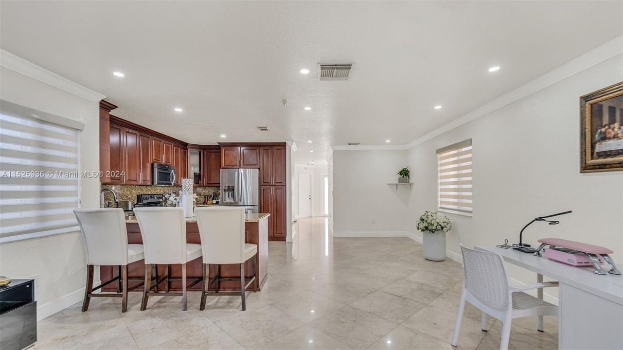 Recently Sold: $699,999 (3 beds, 2 baths, 2084 Square Feet)