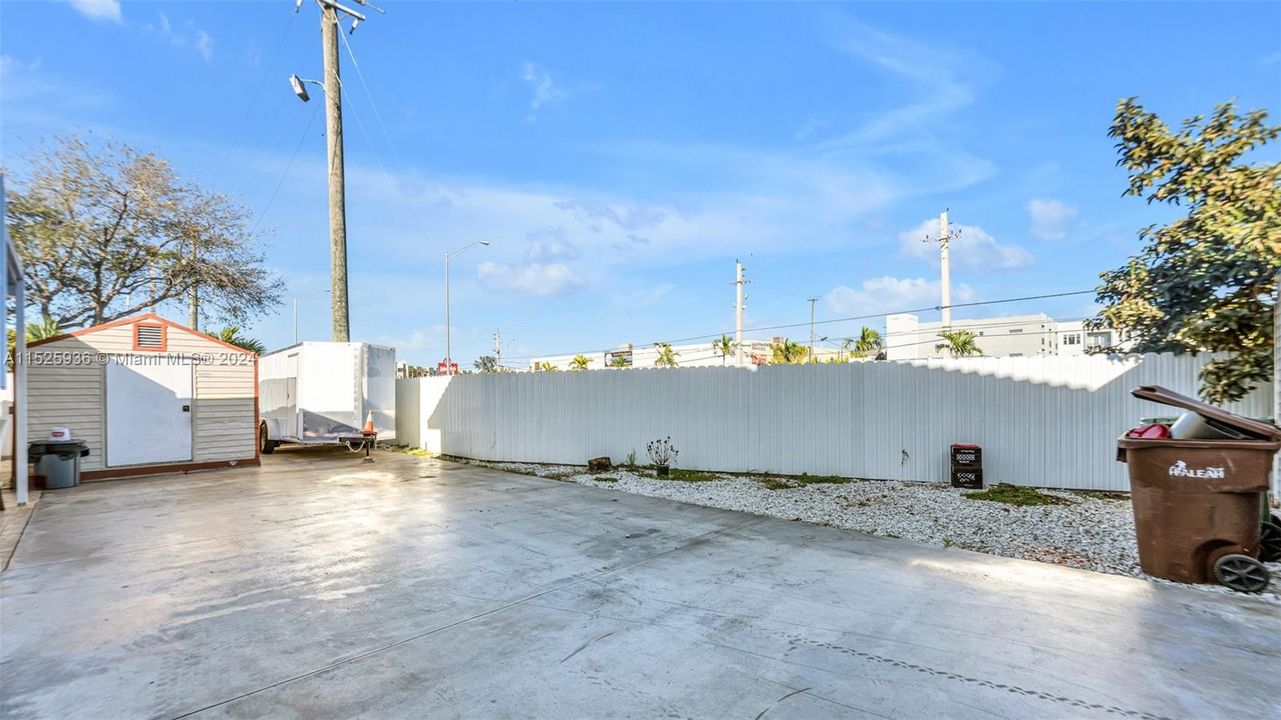 Recently Sold: $699,999 (3 beds, 2 baths, 2084 Square Feet)