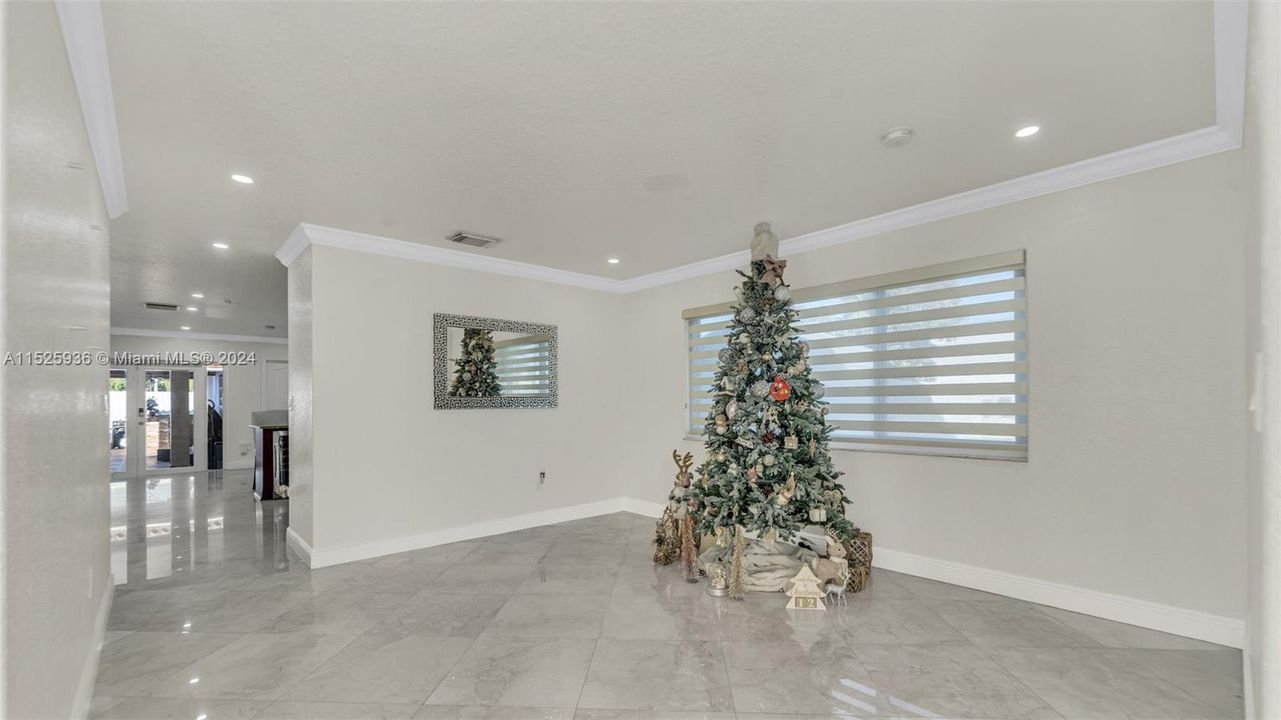 Recently Sold: $699,999 (3 beds, 2 baths, 2084 Square Feet)