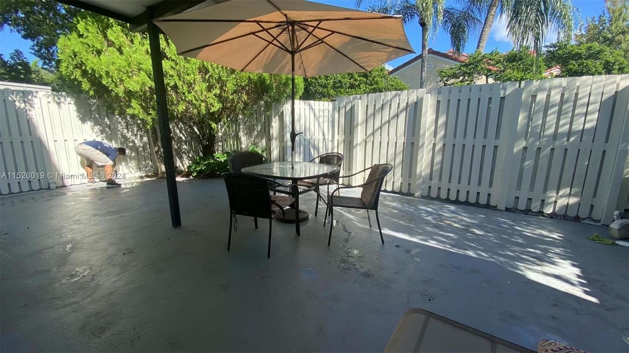 Active With Contract: $3,200 (3 beds, 2 baths, 1714 Square Feet)